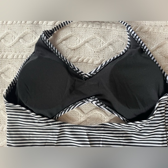 Cupshe Black & White Striped Floral One Piece Swimsuit Women’s Size Medium - Picture 7 of 12